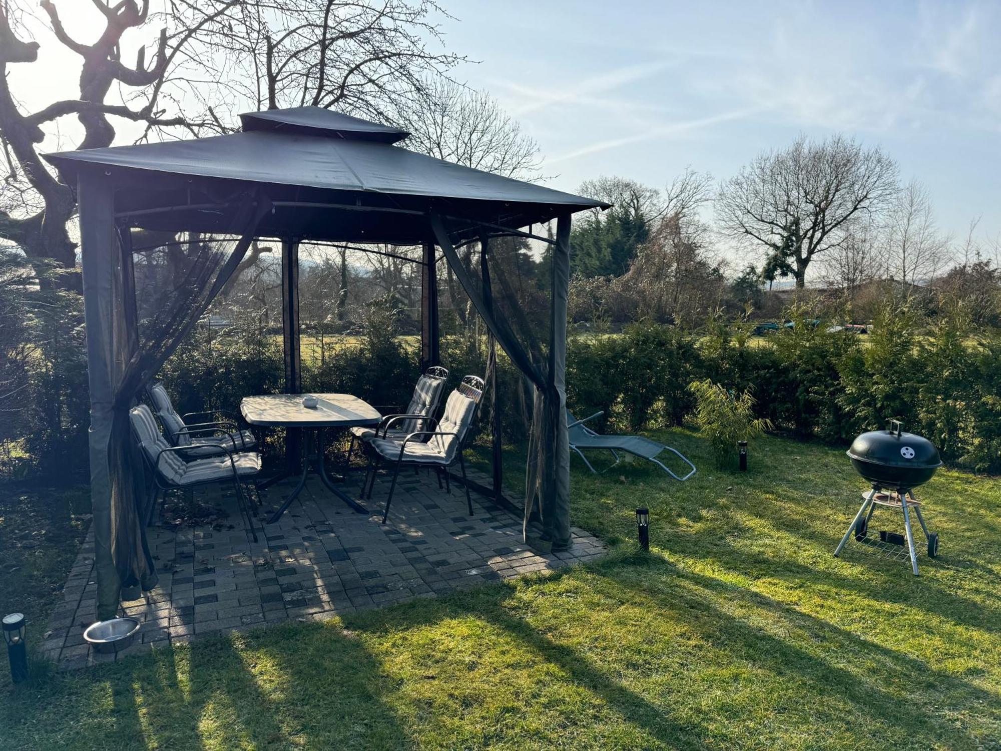 Ferienwohnung Am See Dillich - Ruhige Lage - Eigener Garten - Direkt Neben Einem Natursee Borken  Eksteriør billede